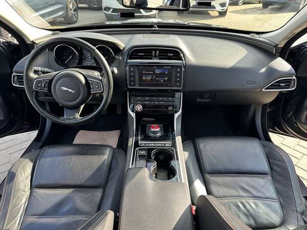 Jaguar XE 2016 — Миниатюра 8