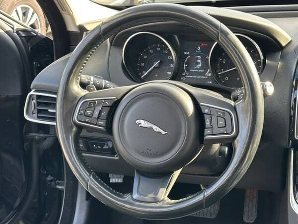 Jaguar XE 2016 — Миниатюра 9
