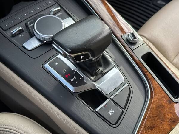 Audi A4 2018 — Миниатюра 13