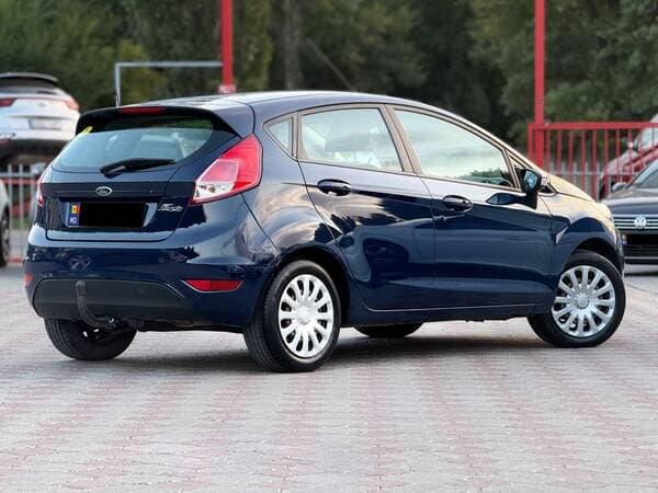 2013 Ford Fiesta — Miniatură 4