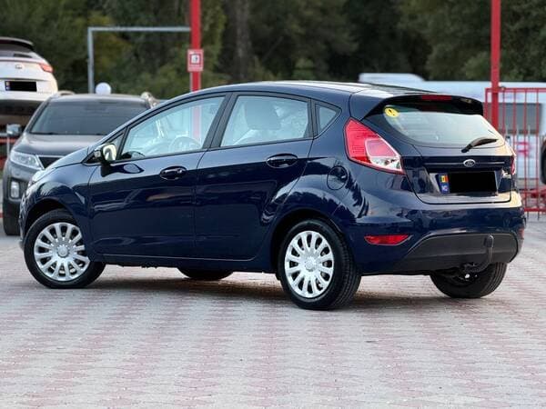 2013 Ford Fiesta — Miniatură 3