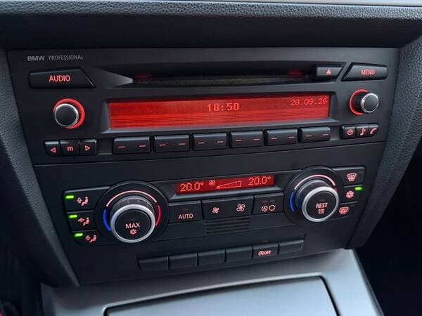 2008 BMW 318 — Miniatură 10