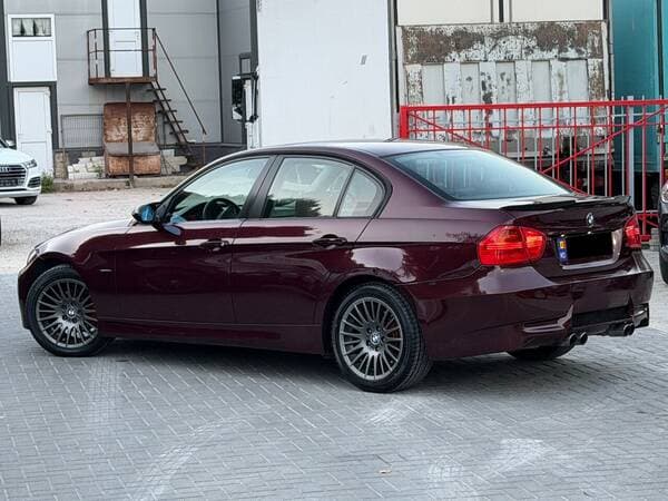 2008 BMW 318 — Miniatură 4
