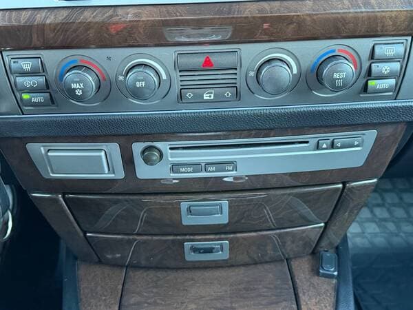 2003 BMW 730 — Miniatură 11