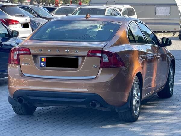 Volvo S 60 2011 — Миниатюра 3