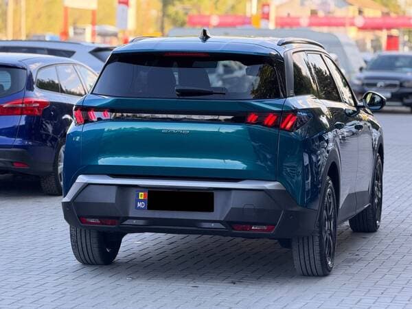 2025 Peugeot 5008 — Miniatură 4