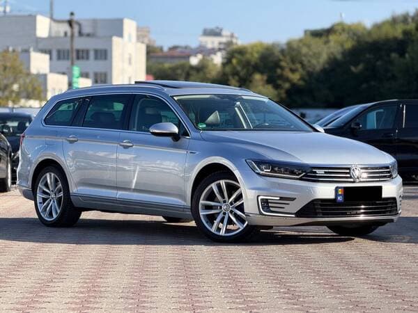 2016 Volkswagen Passat — Miniatură 4
