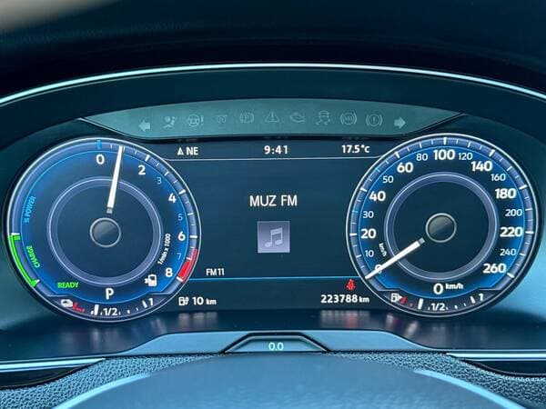 2016 Volkswagen Passat — Miniatură 10