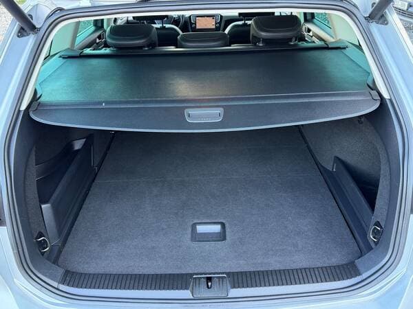 2016 Volkswagen Passat — Miniatură 23
