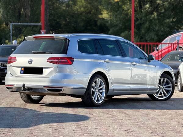 2016 Volkswagen Passat — Miniatură 2