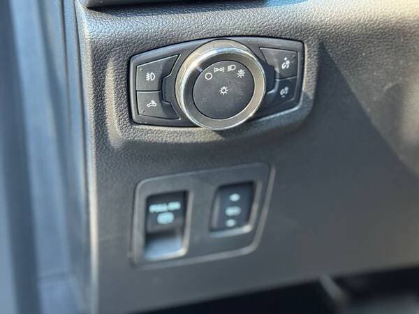 2017 Ford F150 — Miniatură 18