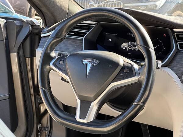 2015 Tesla Model S — Miniatură 7
