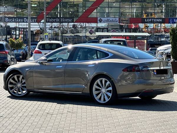2015 Tesla Model S — Miniatură 4