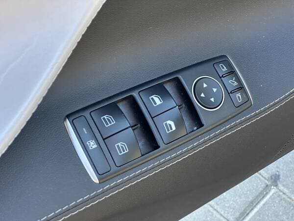 2015 Tesla Model S — Miniatură 13
