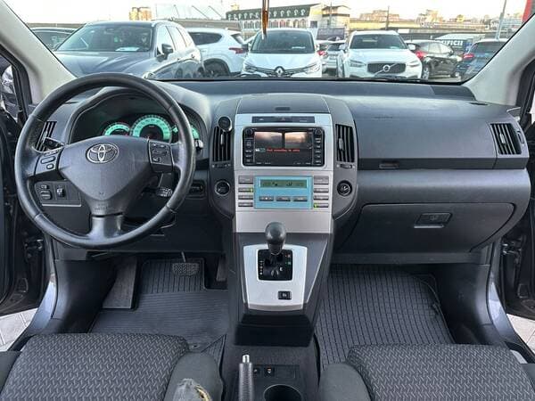 Toyota Corolla Verso 2009 — Миниатюра 7