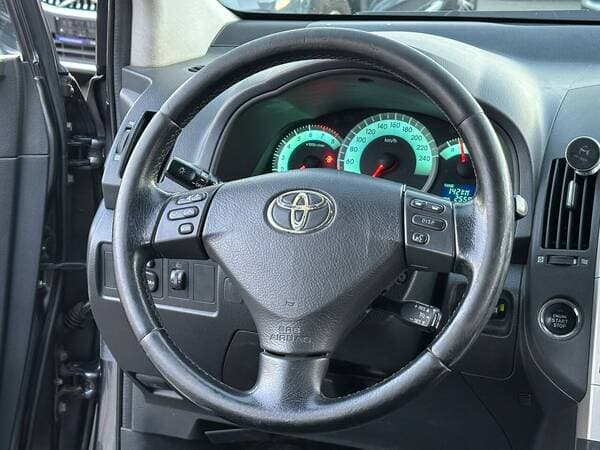 Toyota Corolla Verso 2009 — Миниатюра 8