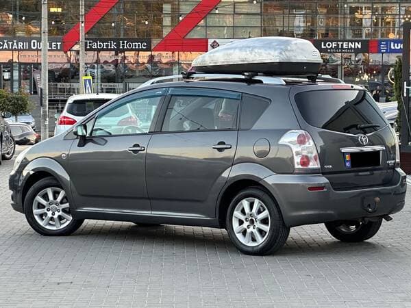 Toyota Corolla Verso 2009 — Миниатюра 3