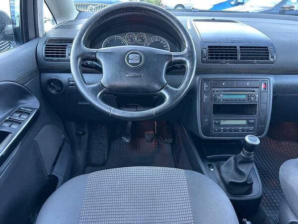 Seat Alhambra 2004 — Миниатюра 7