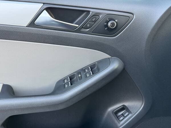 2015 Volkswagen Jetta — Miniatură 16