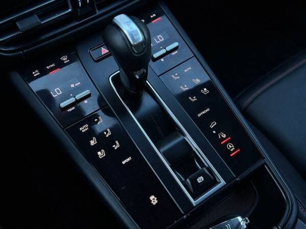 2023 Porsche Macan — Miniatură 14