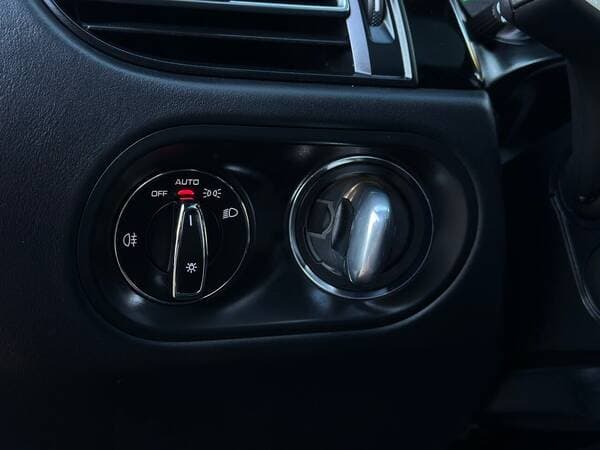 2023 Porsche Macan — Miniatură 15