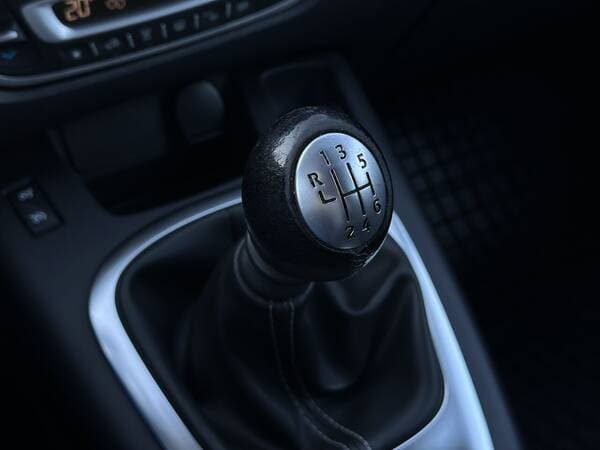 2016 Renault Scenic — Miniatură 15