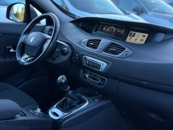 2016 Renault Scenic — Miniatură 17