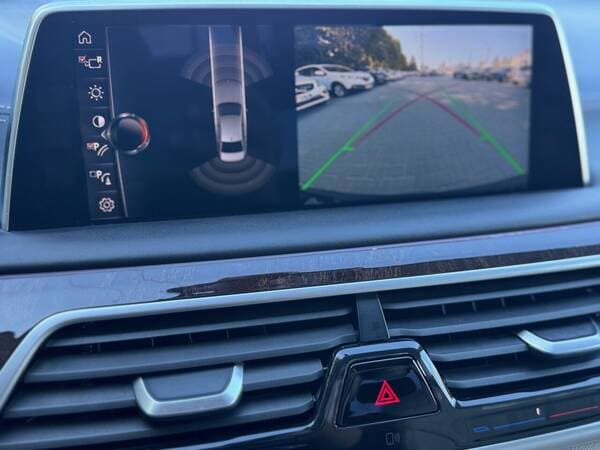 2016 BMW 740 — Miniatură 12