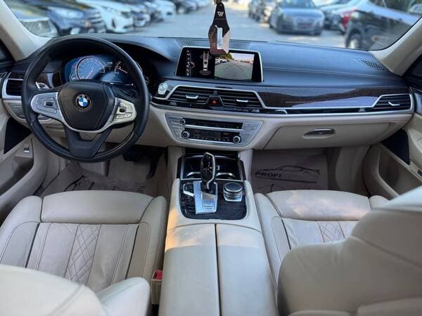 2016 BMW 740 — Miniatură 8