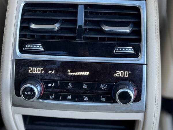 2016 BMW 740 — Miniatură 19
