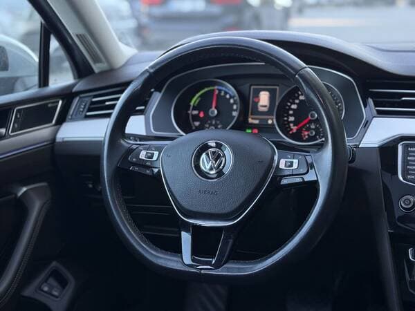 Volkswagen Passat 2015 — Миниатюра 9