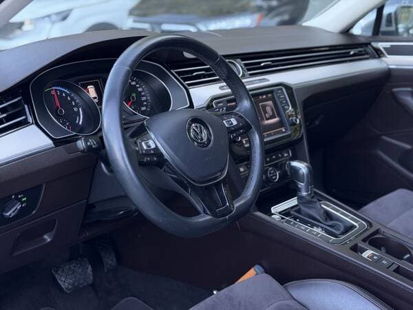 Volkswagen Passat 2015 — Миниатюра 8