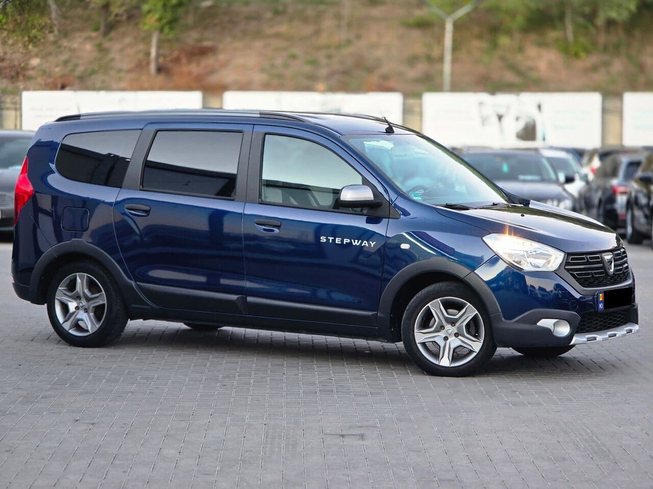 2019 Dacia Lodgy — Foto 1