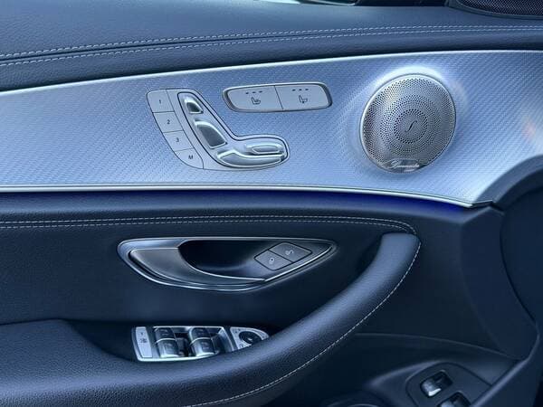 2021 Mercedes E 300e — Miniatură 18