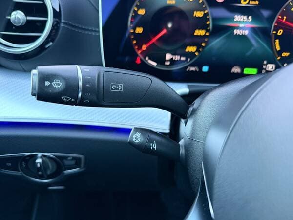 2021 Mercedes E 300e — Miniatură 10