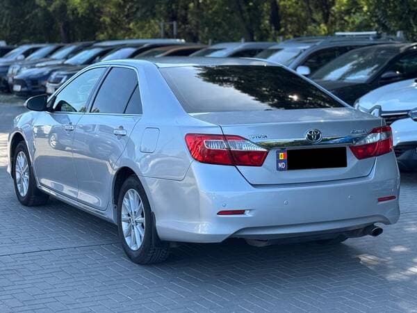 2012 Toyota Camry — Miniatură 3