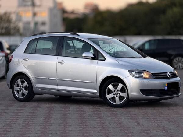 2010 Volkswagen Golf Plus — Miniatură 2