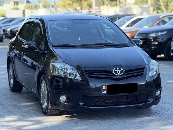 Toyota Auris 2011 — Миниатюра 2