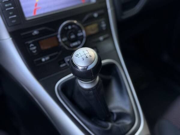 Toyota Auris 2011 — Миниатюра 11