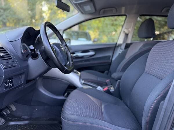 Toyota Auris 2011 — Миниатюра 5