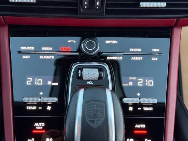 Porsche Cayenne Coupe 2021 — Миниатюра 13