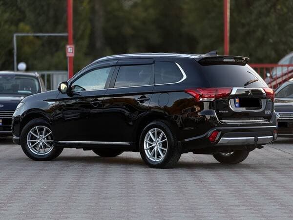 Mitsubishi Outlander 2015 — Миниатюра 4