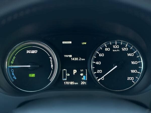 Mitsubishi Outlander 2015 — Миниатюра 11