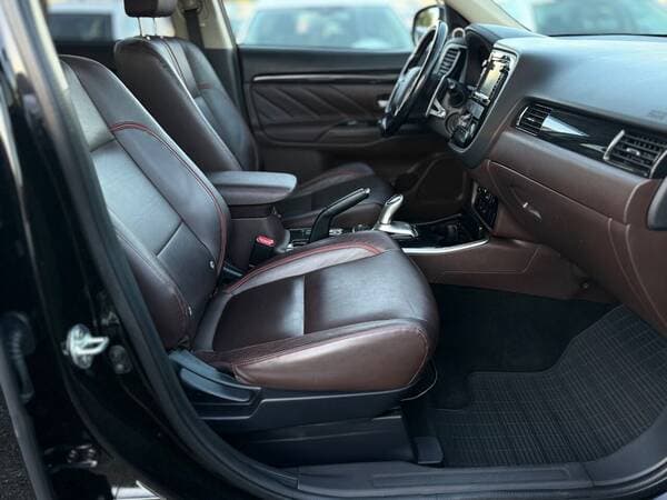 Mitsubishi Outlander 2015 — Миниатюра 6