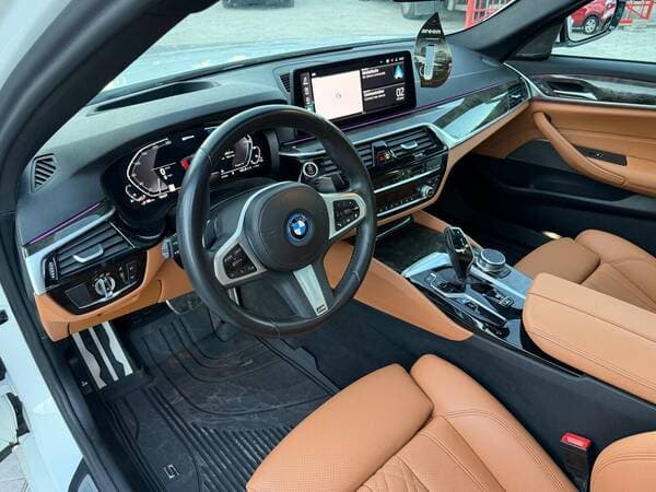 2022 BMW 530e — Miniatură 7