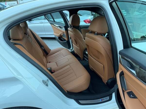 2022 BMW 530e — Miniatură 19