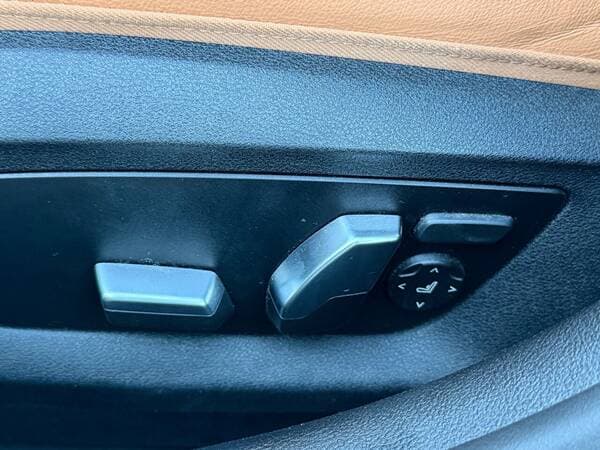 2022 BMW 530e — Miniatură 16