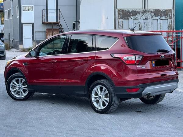 2017 Ford Escape — Miniatură 4