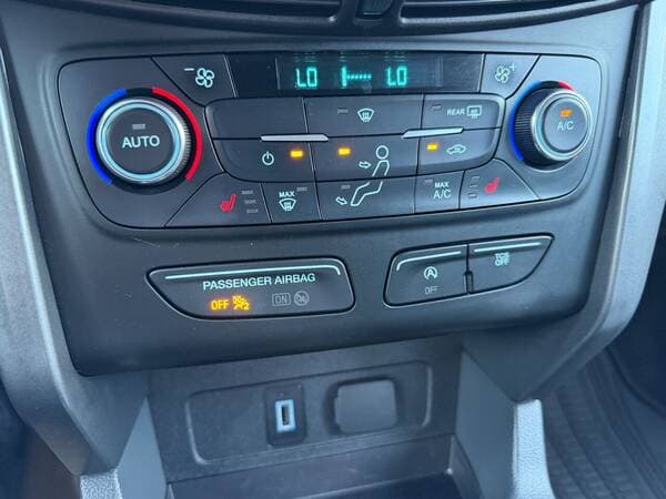 2017 Ford Escape — Miniatură 11