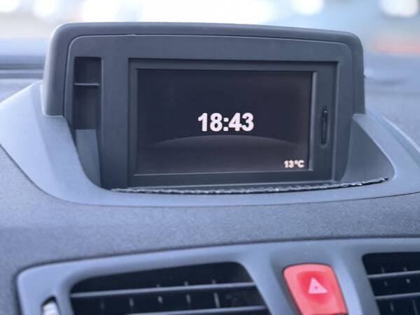 2011 Renault Megane — Miniatură 11